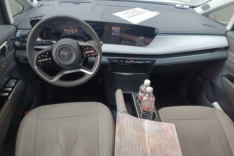 Used Buick GL8 2025 Lu Zun Deluxe Edition Center Console