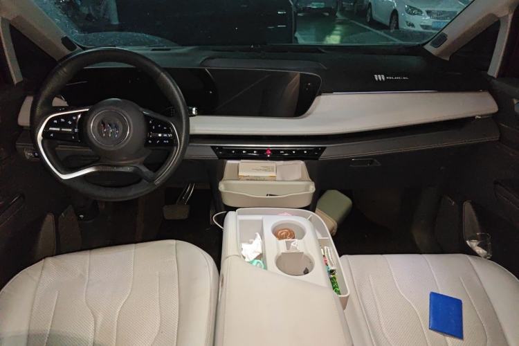 Used Buick GL8 2025 Lu Zun Deluxe Edition Center Console