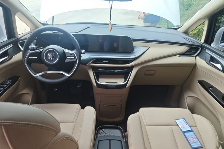 Used Buick GL8 2025 Model Land Executive Class First-Adoption Edition Center Console
