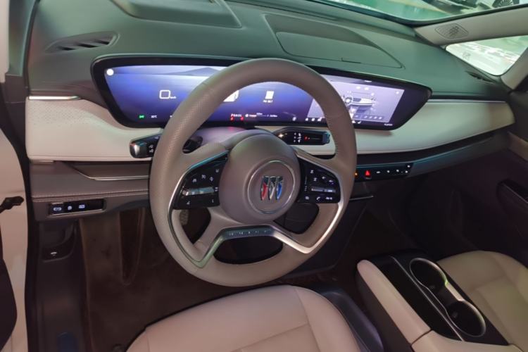Used Buick GL8 2025 Lu Zun Smart Enjoyment Edition Center Console