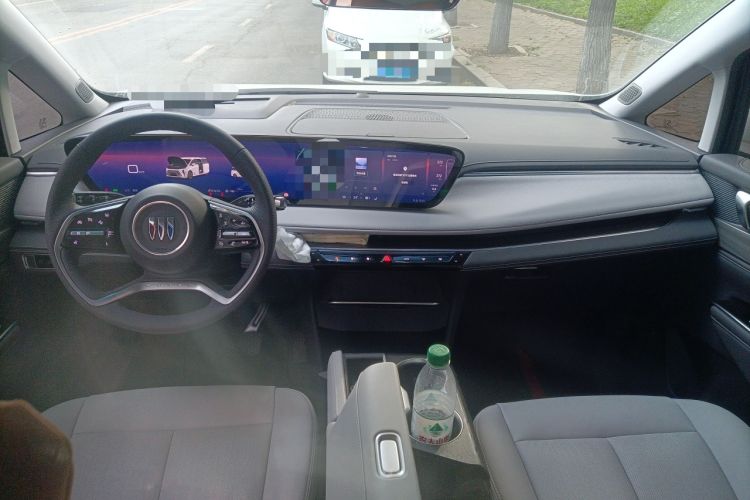 Used Buick GL8 2025 Lu Zun Deluxe Edition Center Console