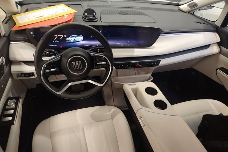 Used Buick GL8 2025 Lu Zun Deluxe Edition Center Console