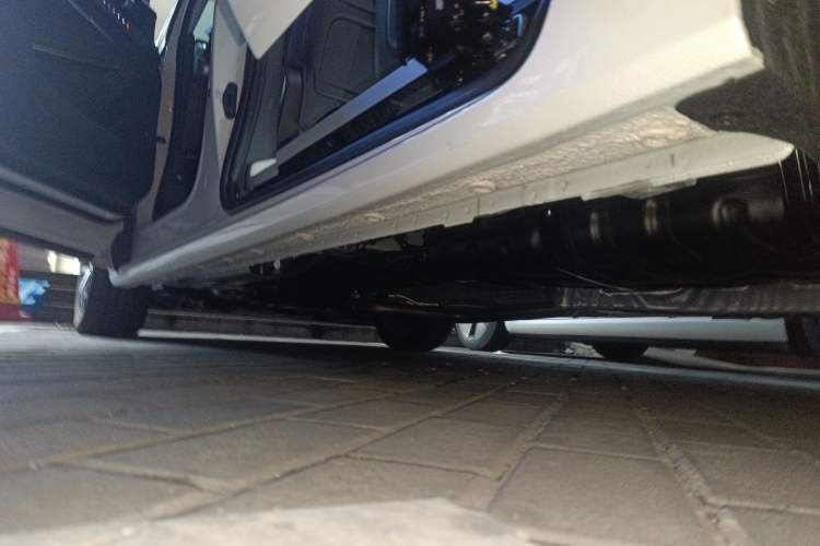 Used Buick GL8 2025 Lu Zun Deluxe Edition Chassis Rear Left