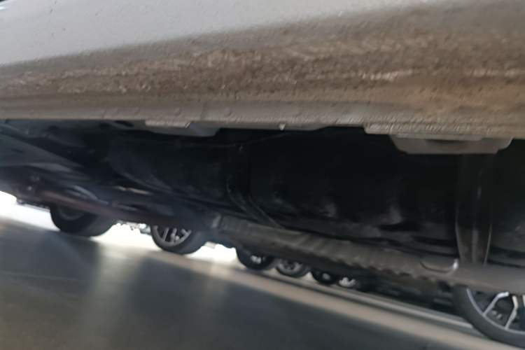 Used Buick GL8 2025 Model Land Executive Class First-Adoption Edition Chassis Rear Left