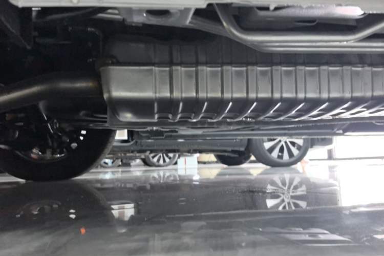 Used Buick GL8 2025 Model Land Cruiser Business Class Comfort DG Edition Chassis Rear Right