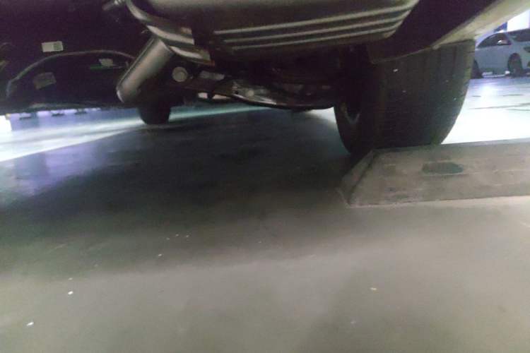 Used Buick GL8 2025 Model Land Cruiser Business Class Comfort DG Edition Chassis Rear Right