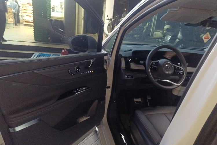 Used Buick GL8 2025 Lu Zun Deluxe Edition Driver Seat