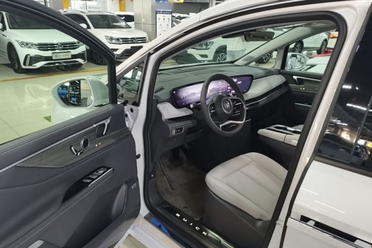 Used Buick GL8 2025 Lu Zun Deluxe Edition Driver Seat