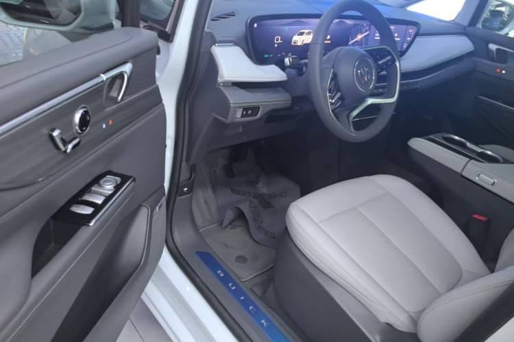 Used Buick GL8 2025 Lu Zun Deluxe Edition Driver Seat