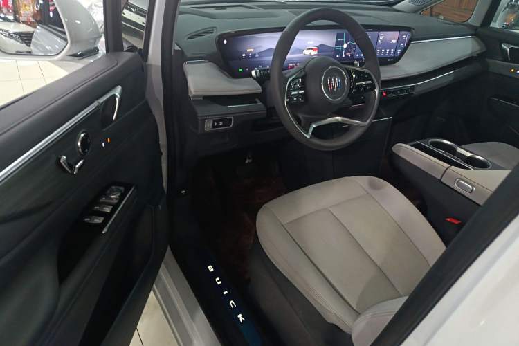 Used Buick GL8 2025 Lu Zun Deluxe Edition Driver Seat