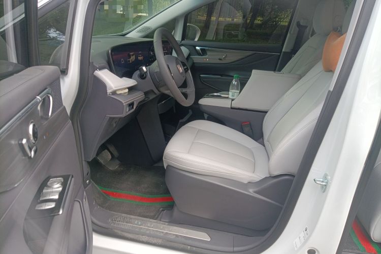 Used Buick GL8 2025 Lu Zun Deluxe Edition Driver Seat