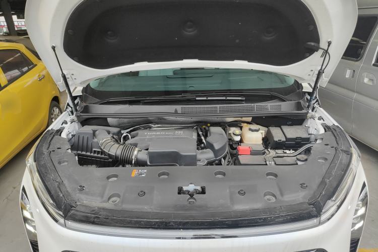 Used Buick GL8 2025 Lu Zun Deluxe Edition Engine Bay