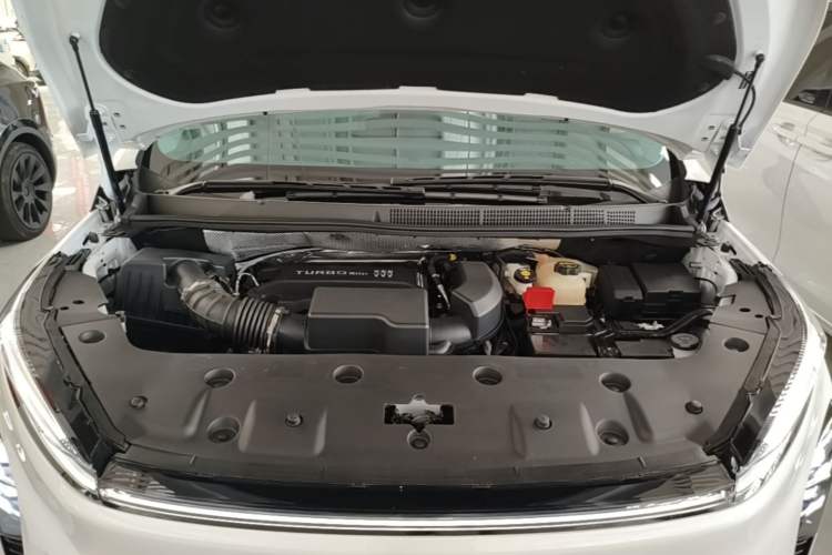 Used Buick GL8 2025 Lu Zun Smart Enjoyment Edition Engine Bay