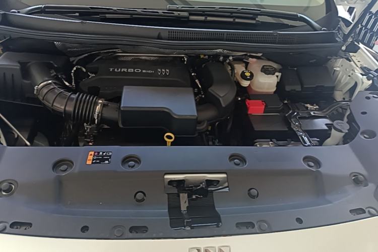 Used Buick GL8 2025 Model Land Executive Class First-Adoption Edition Engine Bay