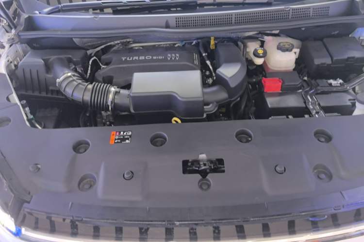 Used Buick GL8 2025 Lu Zun Deluxe Edition Engine Bay