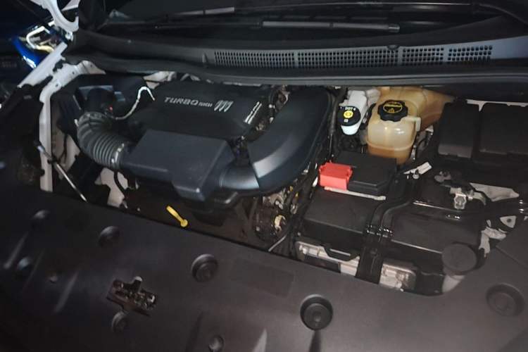 Used Buick GL8 2025 Lu Zun Deluxe Edition Engine Bay