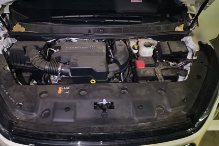 Used Buick GL8 2025 Lu Zun Deluxe Edition Engine Bay