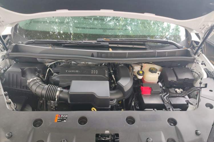 Used Buick GL8 2025 Lu Zun Smart Enjoyment Edition Engine Bay
