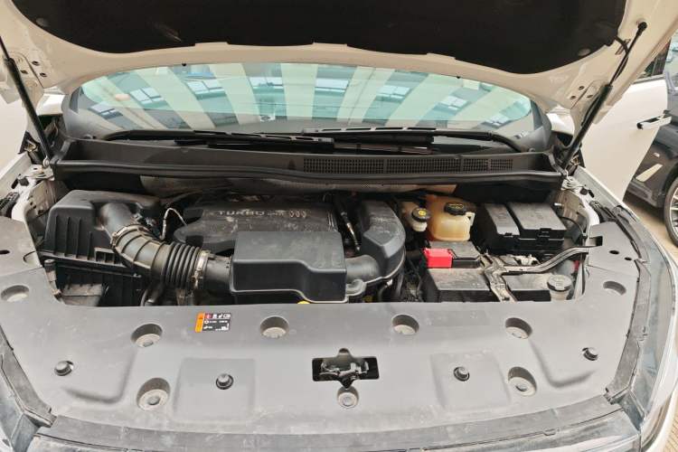 Used Buick GL8 2025 Lu Zun Smart Enjoyment & Yue Edition Engine Bay