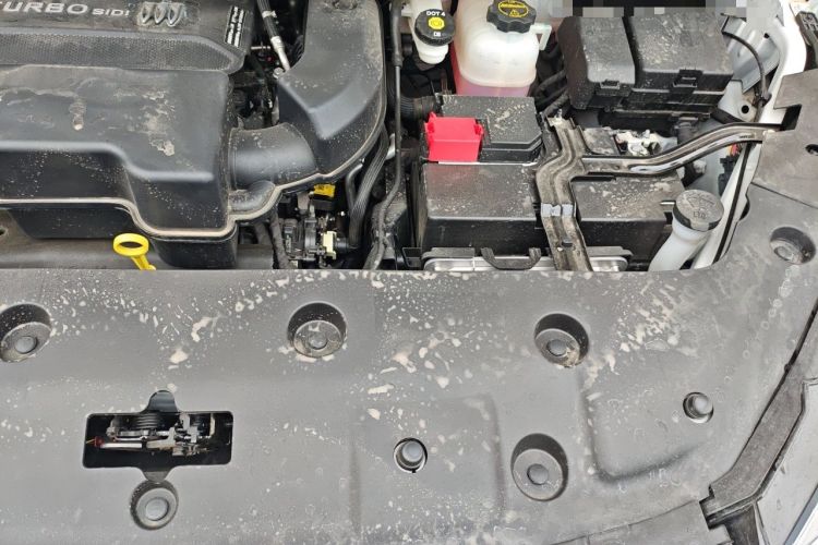 Used Buick GL8 2025 Lu Zun Deluxe Edition Engine Bay Left