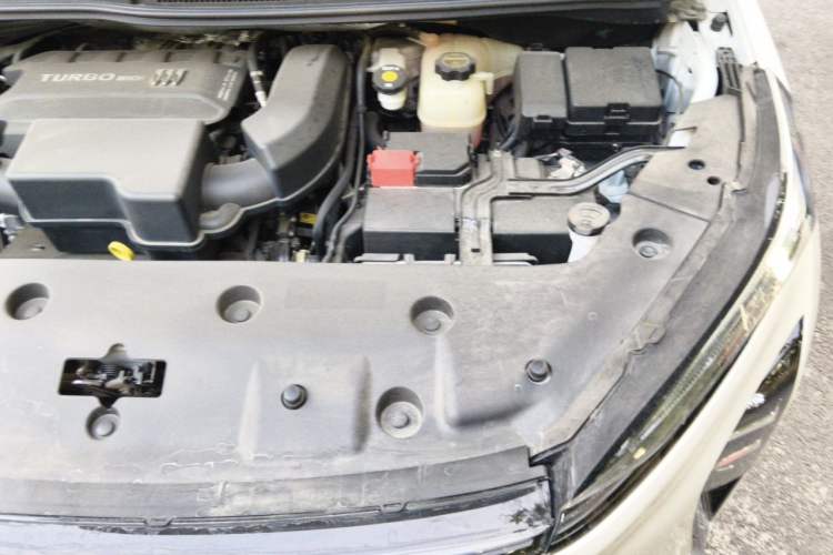 Used Buick GL8 2025 Lu Zun Smart Enjoyment Edition Engine Bay Left