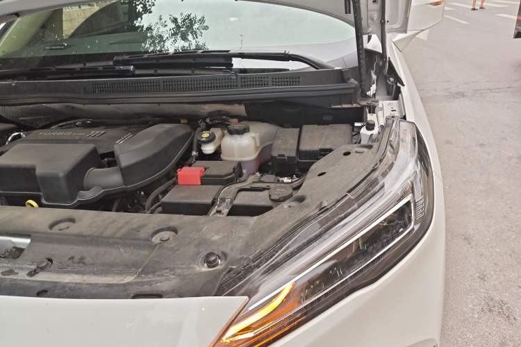 Used Buick GL8 2025 Model Land Executive Class First-Adoption Edition Engine Bay Left
