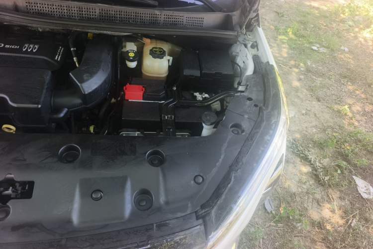 Used Buick GL8 2025 Lu Zun Smart Enjoyment Edition Engine Bay Left