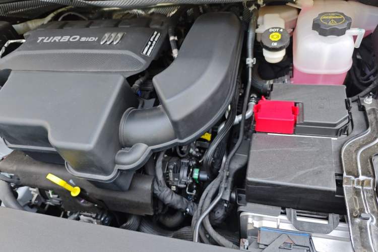 Used Buick GL8 2025 Model Land Executive Class First-Adoption Edition Engine Bay Left