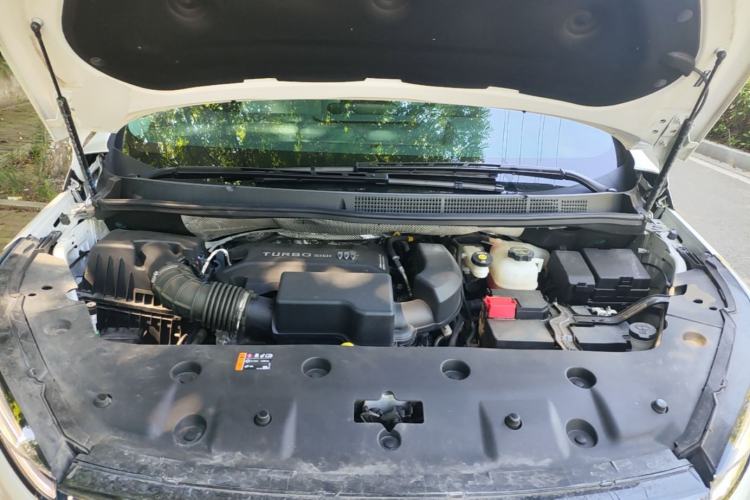 Used Buick GL8 2025 Lu Zun Deluxe Edition Engine Bay