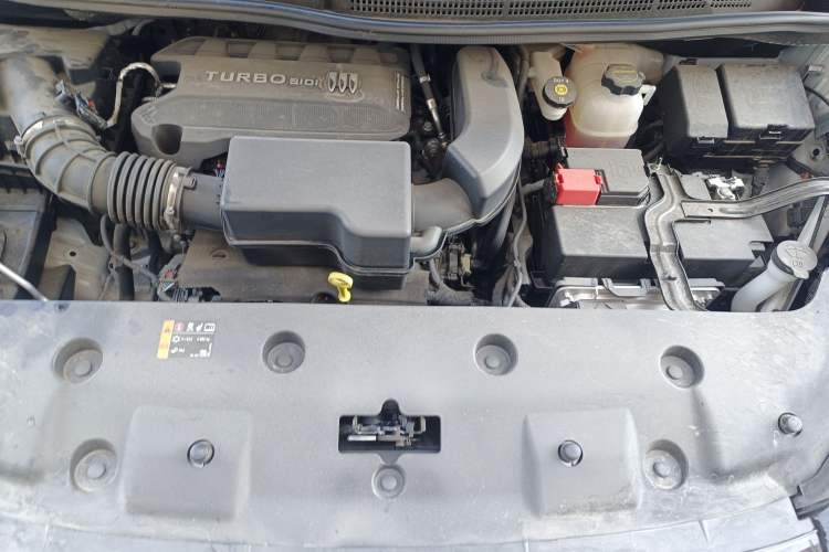 Used Buick GL8 2025 Lu Zun Deluxe Edition Engine Bay