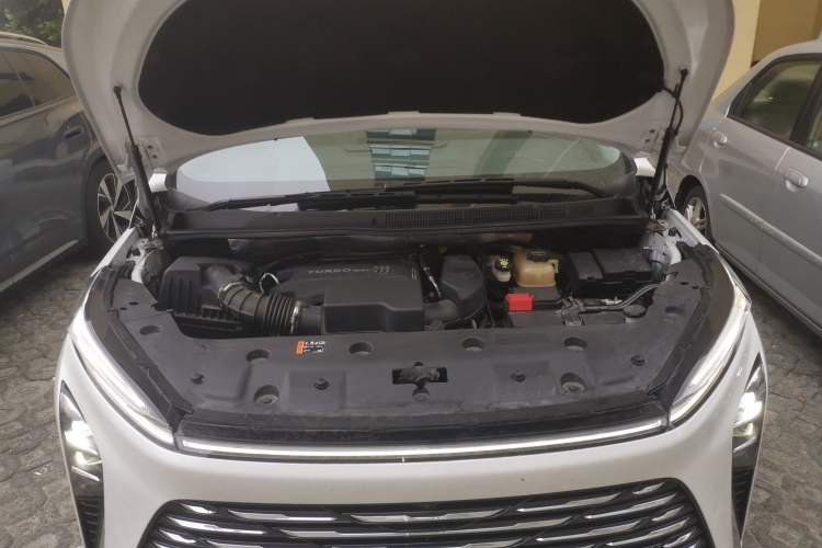 Used Buick GL8 2025 Lu Zun Deluxe Edition Engine Bay