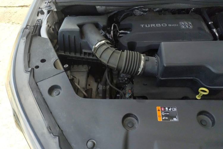 Used Buick GL8 2025 Lu Zun Deluxe Edition Engine Bay Right