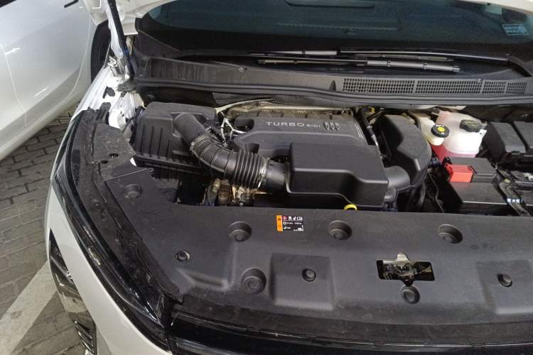 Used Buick GL8 2025 Lu Zun Deluxe Edition Engine Bay Right