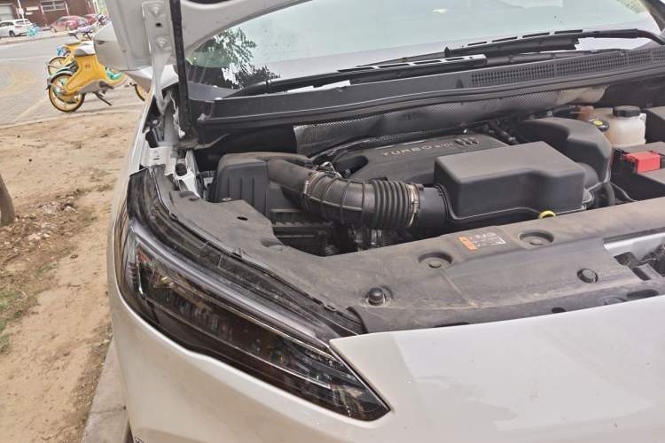 Used Buick GL8 2025 Model Land Executive Class First-Adoption Edition Engine Bay Right
