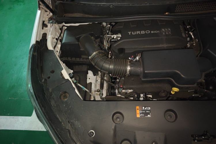 Used Buick GL8 2025 Lu Zun Deluxe Edition Engine Bay Right