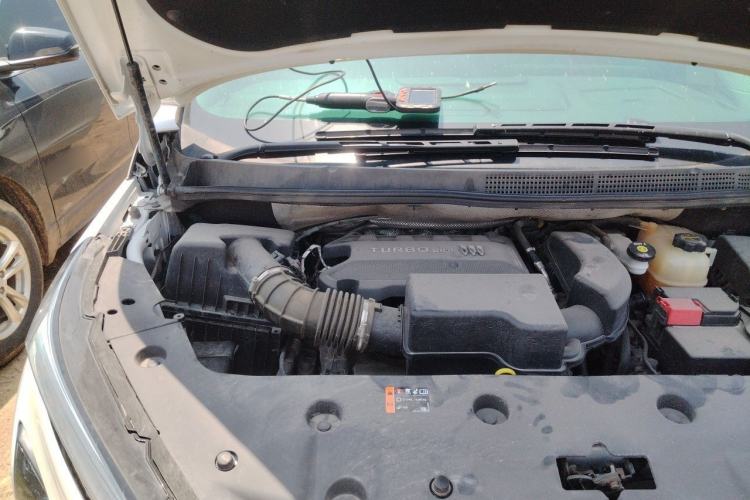 Used Buick GL8 2025 Lu Zun Smart Enjoyment Edition Engine Bay Right