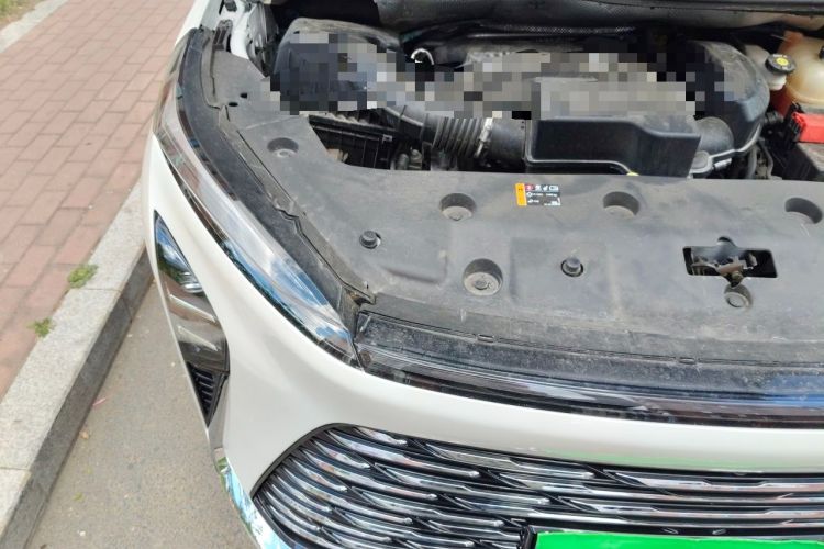 Used Buick GL8 2025 Lu Zun Deluxe Edition Engine Bay Right