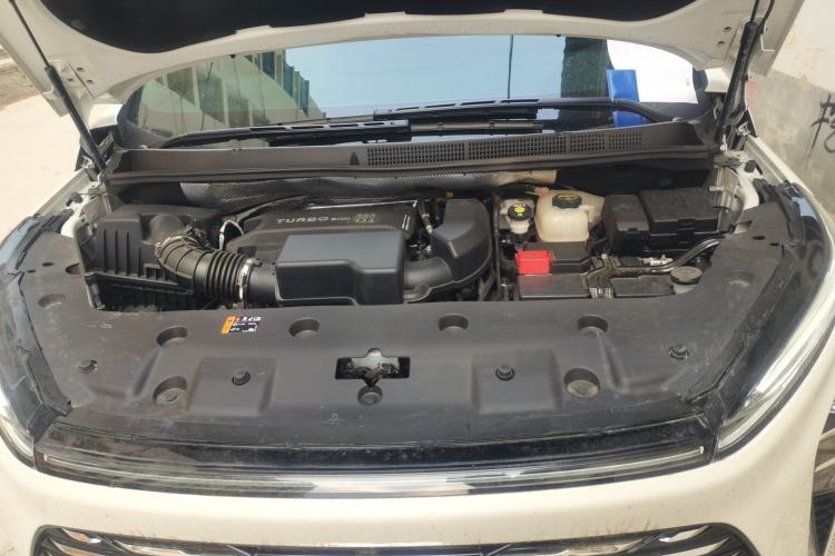 Used Buick GL8 2025 Lu Zun Deluxe Edition Engine Bay