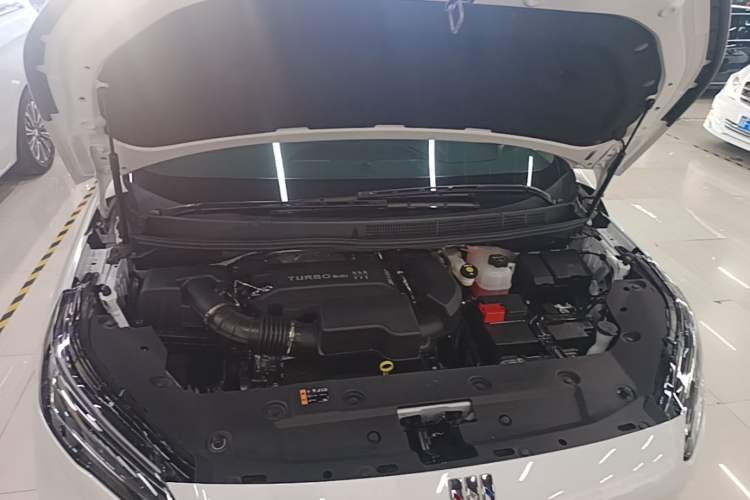 Used Buick GL8 2025 Model Land Executive Class First-Adoption Edition Engine Bay