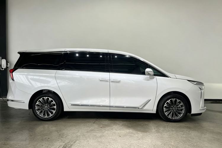 Used Buick GL8 2025 Lu Zun Deluxe Edition Exterior 2