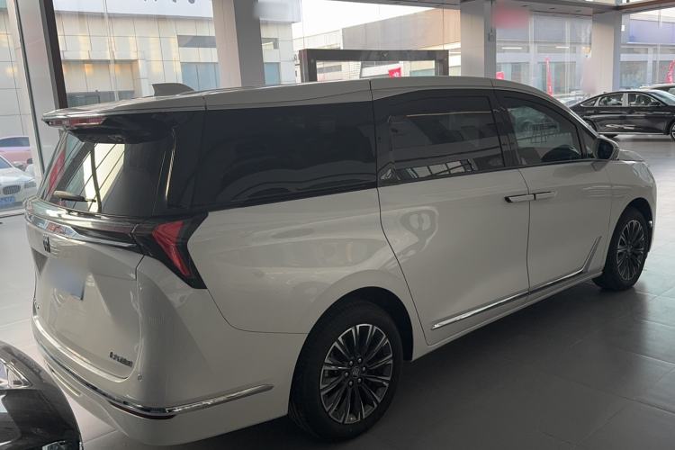 Used Buick GL8 2025 Lu Zun Deluxe Edition Exterior 3