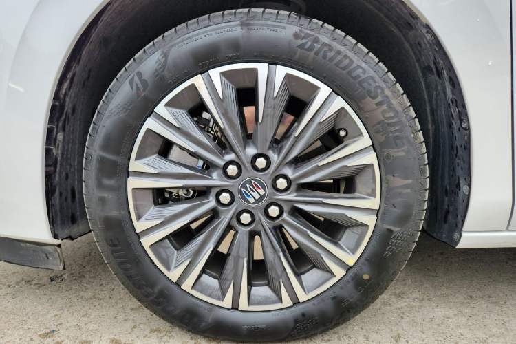 Used Buick GL8 2025 Lu Zun Deluxe Edition Exterior 3