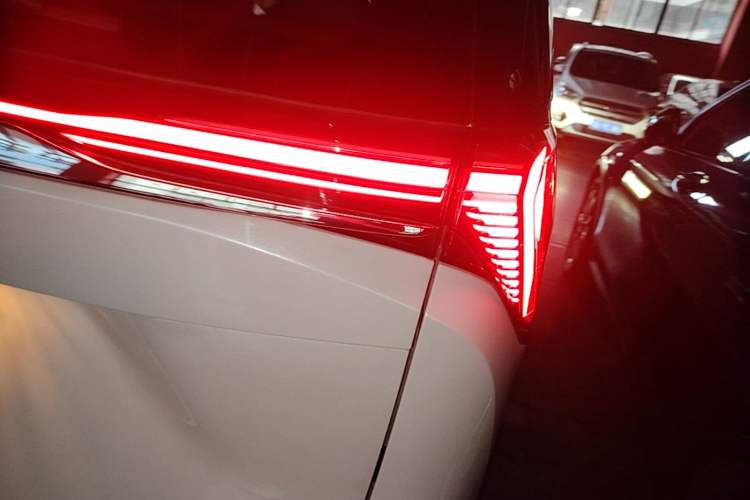 Used Buick GL8 2025 Lu Zun Deluxe Edition Exterior 3