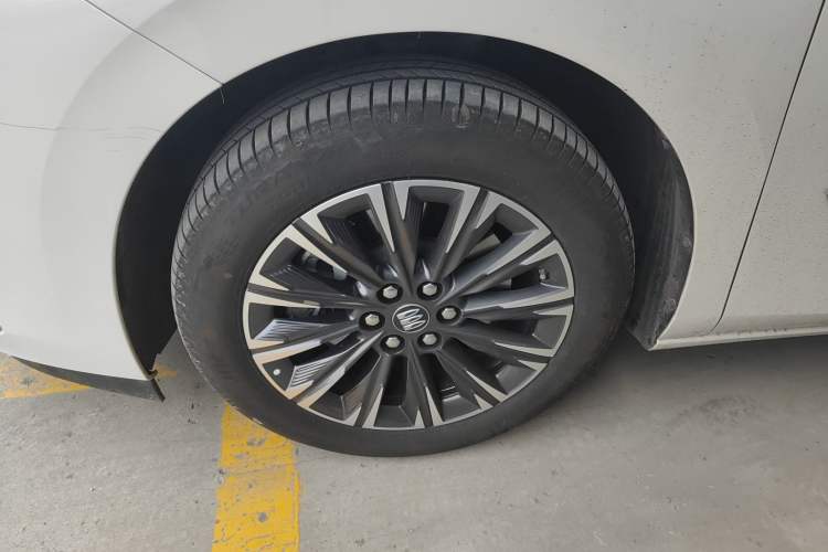 Used Buick GL8 2025 Lu Zun Deluxe Edition Exterior 4
