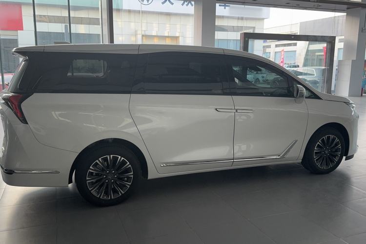 Used Buick GL8 2025 Lu Zun Deluxe Edition Exterior 5