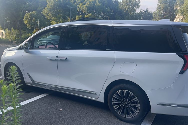 Used Buick GL8 2025 Lu Zun Deluxe Edition Exterior 5