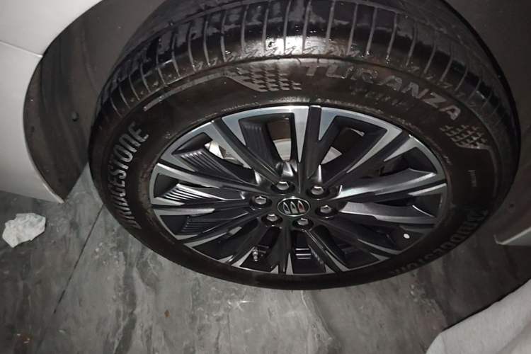 Used Buick GL8 2025 Lu Zun Deluxe Edition Exterior 5