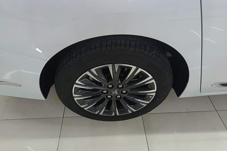 Used Buick GL8 2025 Lu Zun Deluxe Edition Exterior 5