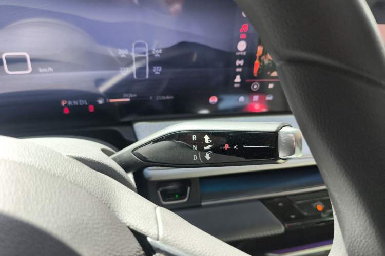 Used Buick GL8 2025 Lu Zun First Edition Gear Lever