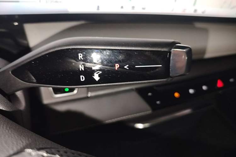 Used Buick GL8 2025 Lu Zun Deluxe Edition Gear Lever